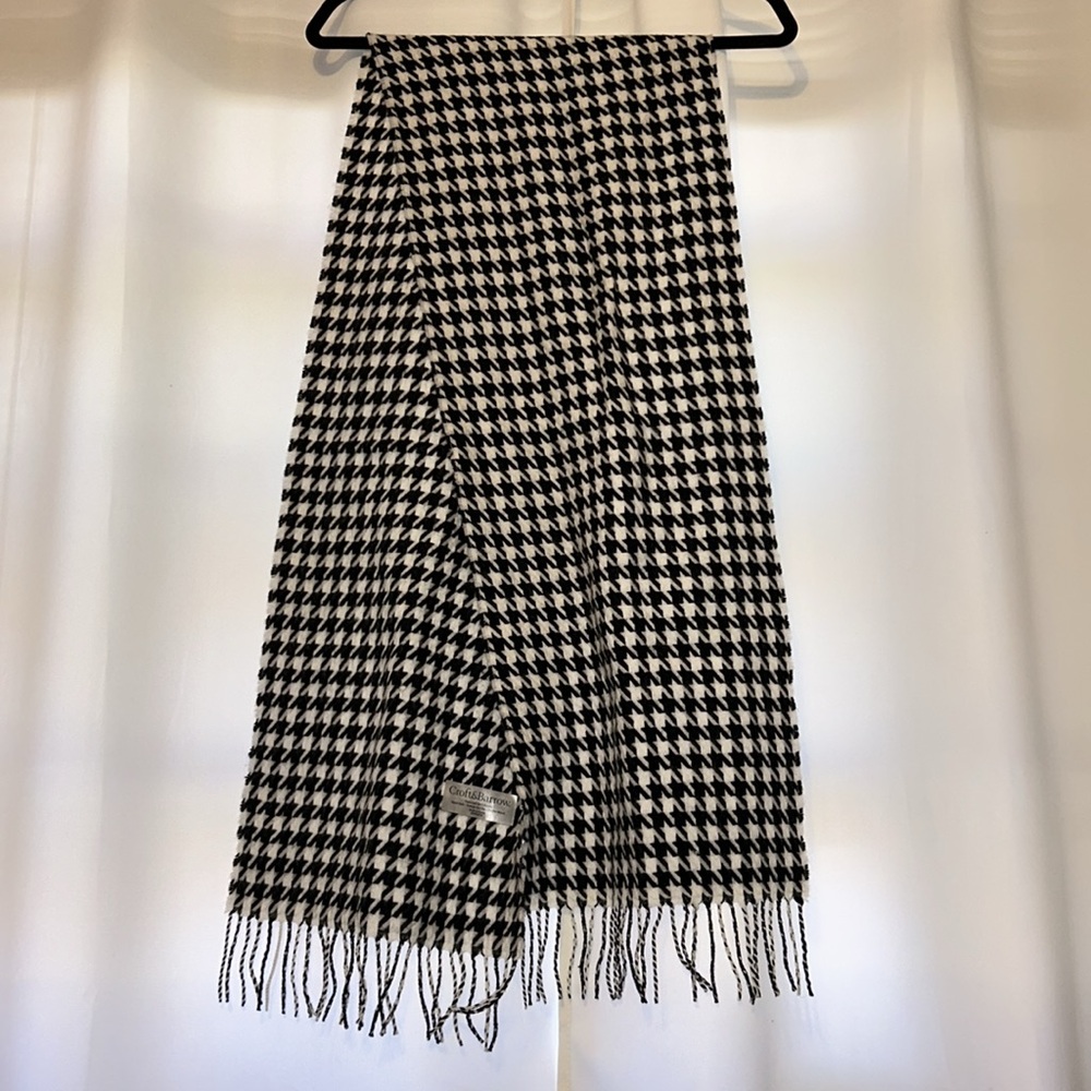 {Croft & Barrow} Houndstooth Black & White Scarf with Fringe